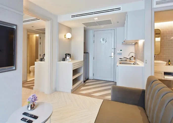 Hotel The Quarter Ploenchit By Uhg 4*