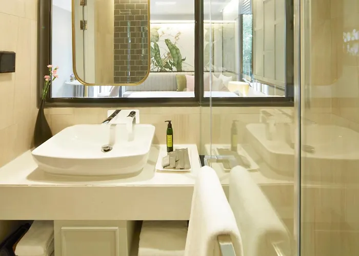 The Quarter Ploenchit By Uhg Hotel Bangkok