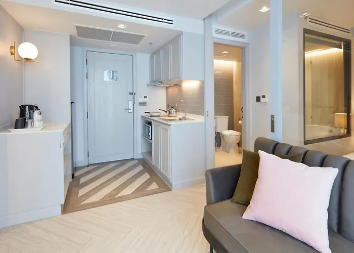 Hotel The Quarter Ploenchit By Uhg