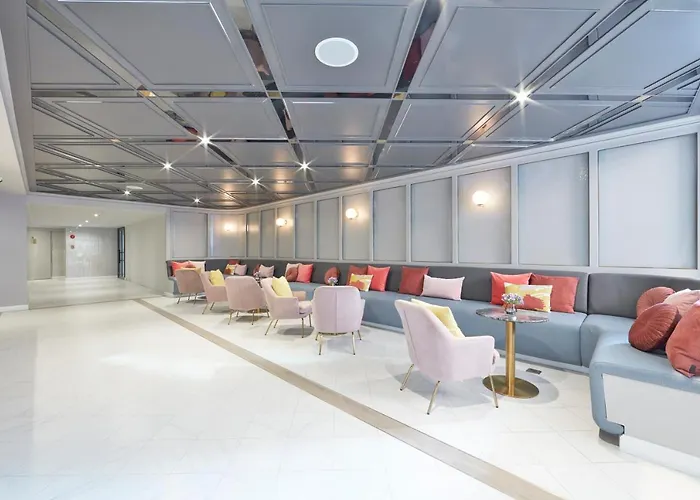 The Quarter Ploenchit By Uhg Hotel Bangkok