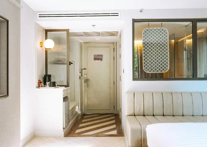 Hotel The Quarter Ploenchit By Uhg Bangkok