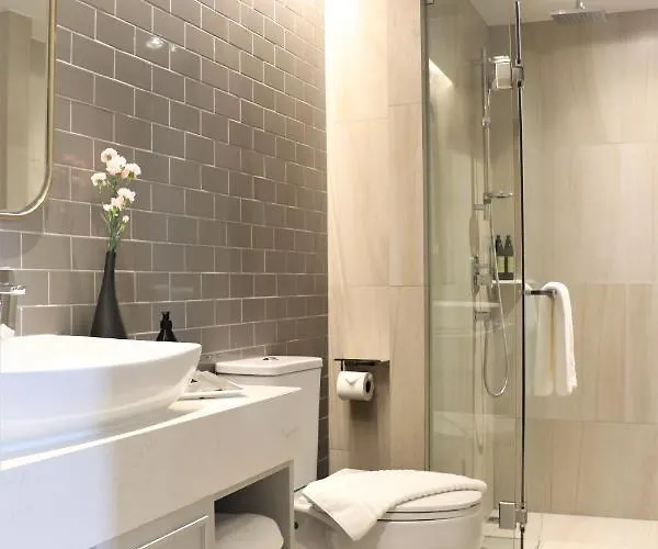 The Quarter Ploenchit By Uhg 4*