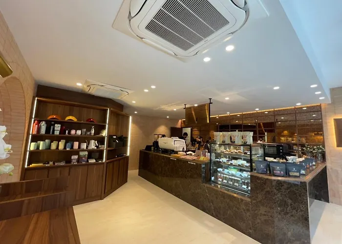 The Quarter Ploenchit By Uhg Hotel